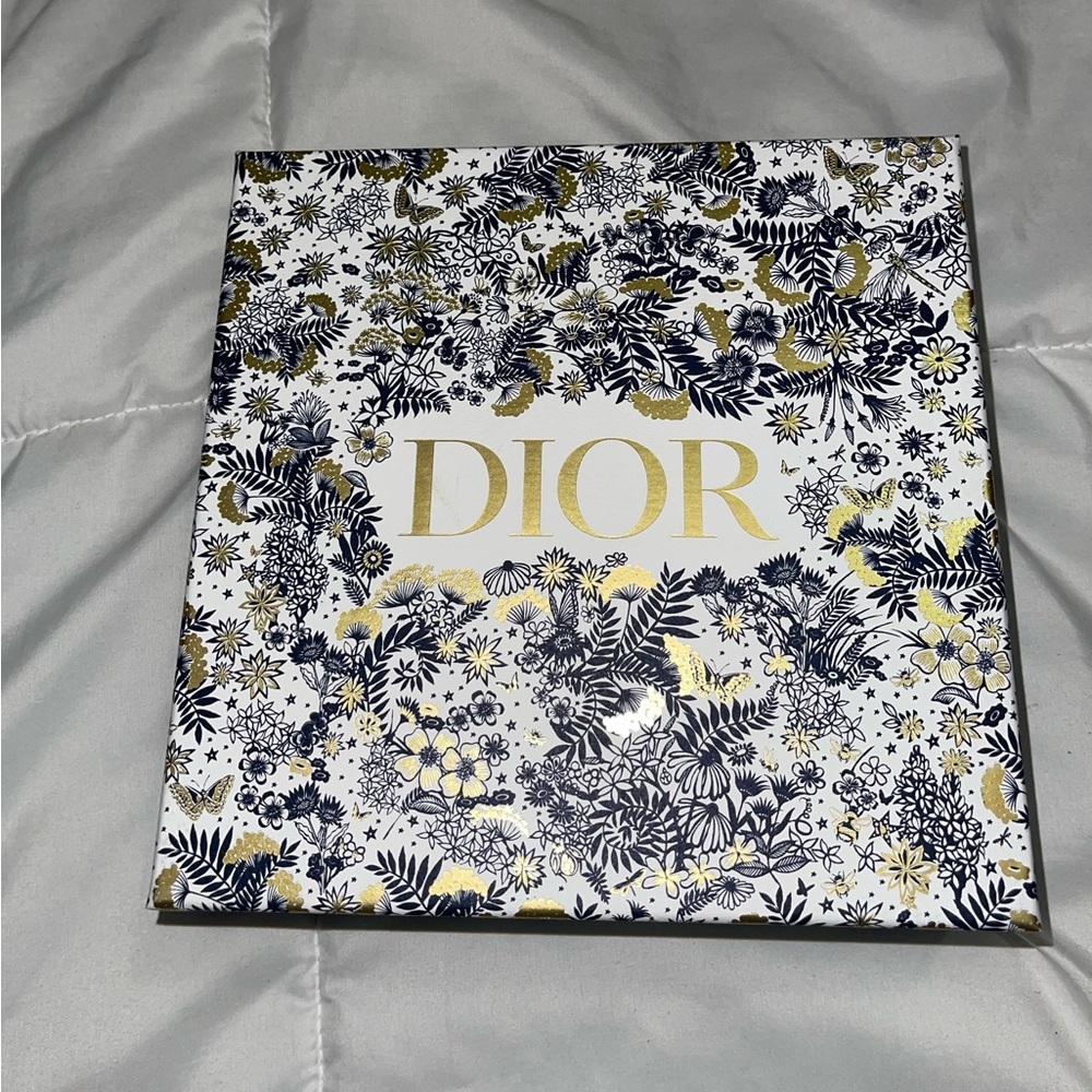 Dior box